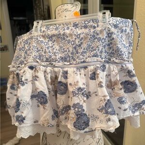 Floral Blue and White Skirt rue 21 large like new